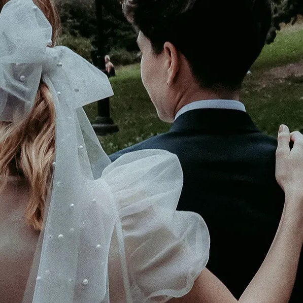 From Headbands to Barrettes, 24 Bridal Hair Accessories That Go Beyond the Veil