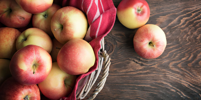 apples in the basket