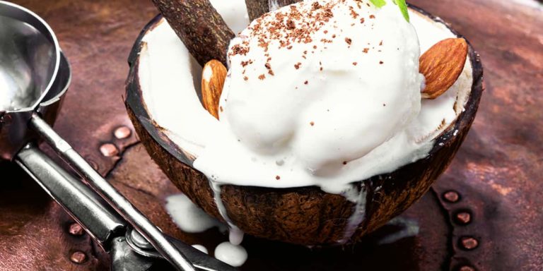 Coconut ice cream with almonds