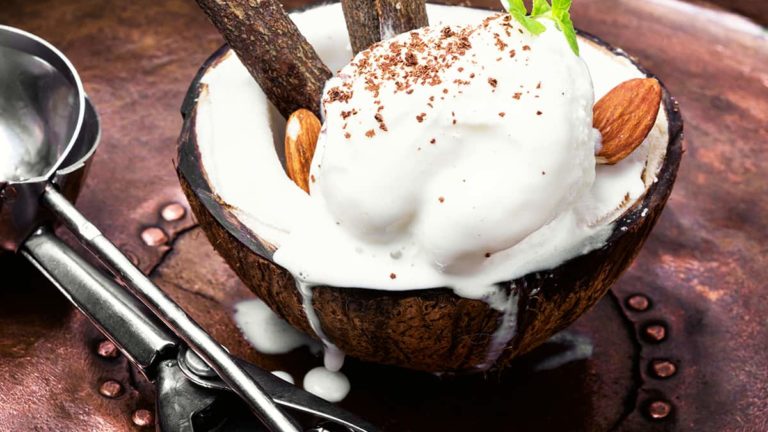 Coconut ice cream with almonds