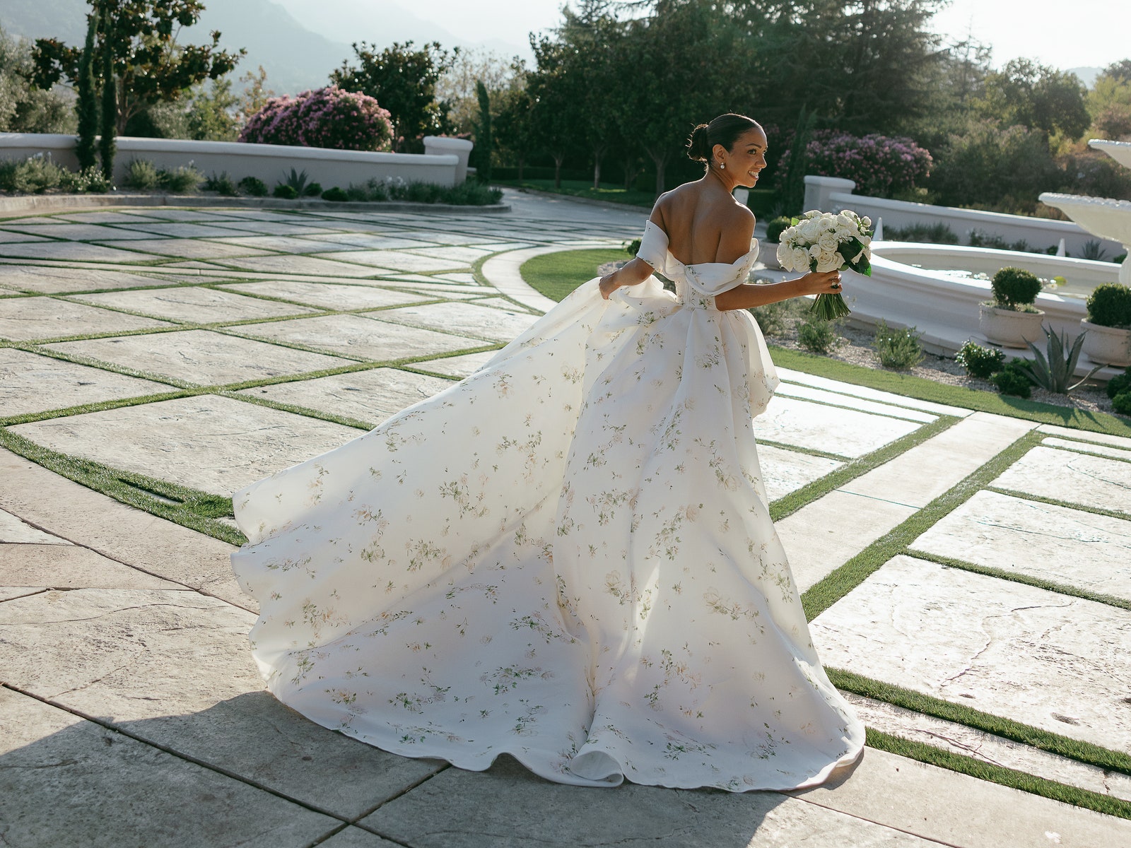 The Wedding Trends That Are In&-And Out&-For 2025