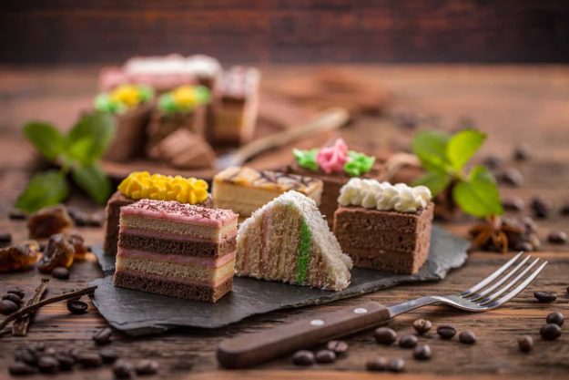 Decorative mini desserts