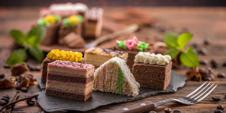 Decorative mini desserts