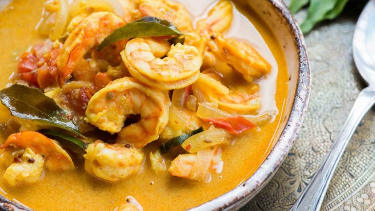 Spicy shrimp curry