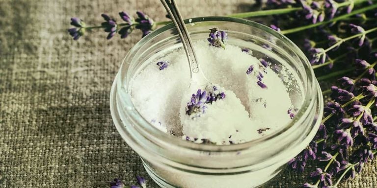 Sugar flavored with lavender