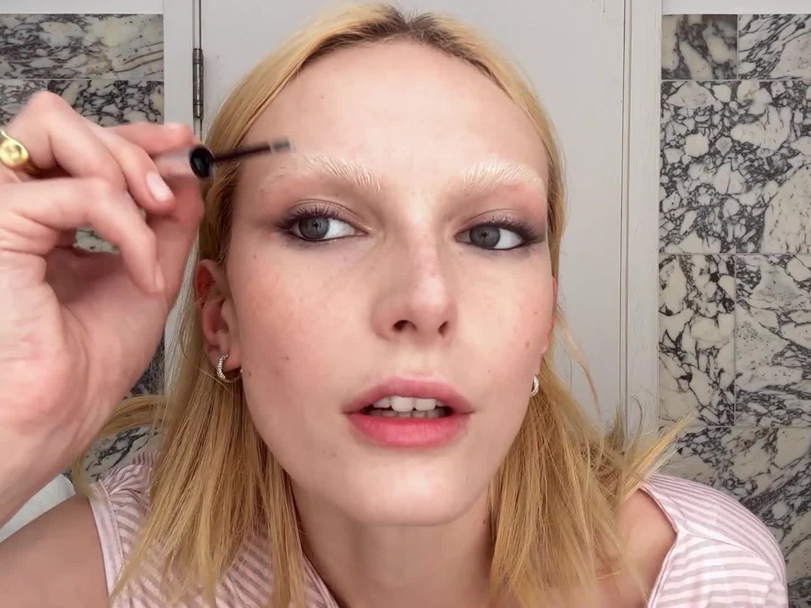 Alex Consani Shares “All the Tips” for Creating a Smoldering, Tom-Ford-Inspired Smoky Eye